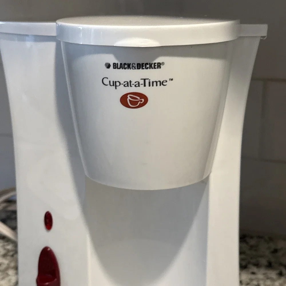 Vintage Black & Decker CUP-at-a-TIME Single Serve Drip Coffee Maker White Travel